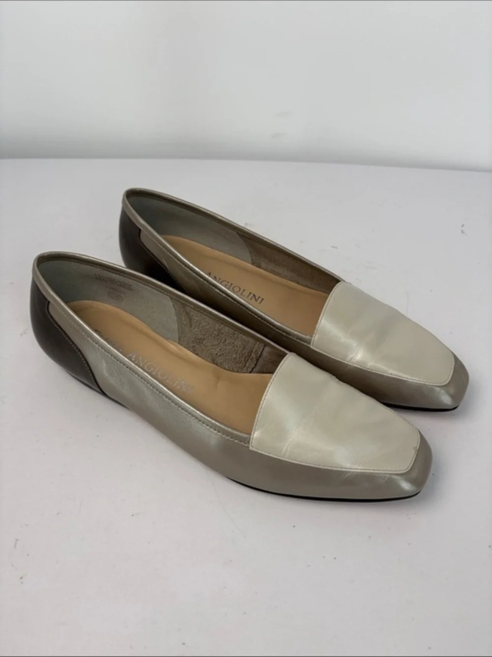 🧊Enzo Angiolini 8.5N Tri-Tone Cream and Taupe Leather Loafers